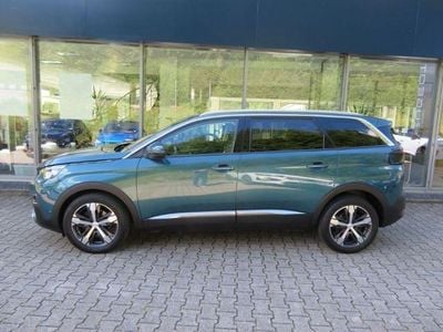 Gruen Gebraucht 2018 Peugeot 5008 Allure Van / Kleinbus | 16.700 € (Etwas zu teuer)