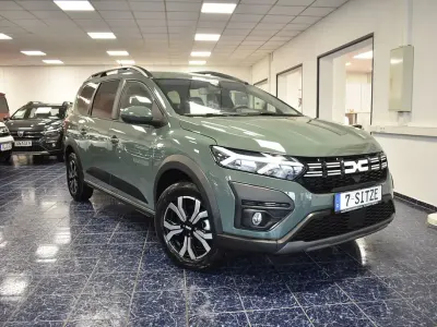 Gebraucht Dacia Jogger Expression 141 PS (103 kW) 2023 Moton lichen kaki Van / Kleinbus