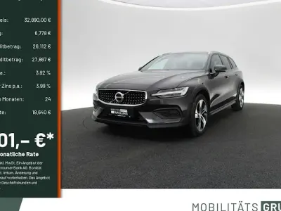 Gebraucht Volvo V60 CC Plus 197 PS (144 kW) 2023 Grau Kombi