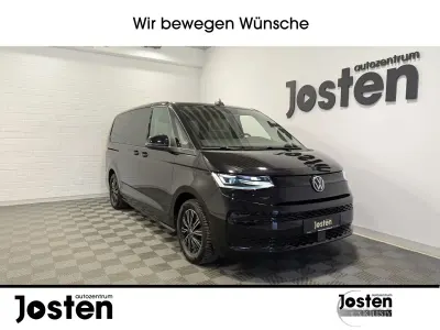 Gebraucht VW Multivan Basis 136 PS (100 kW) 2023 Schwarz (deep black perleffekt (schwarz)) Van / Kleinbus