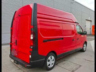 Gebraucht Renault Trafic 125 PS (91 kW) 2017 Rot Van / Kleinbus