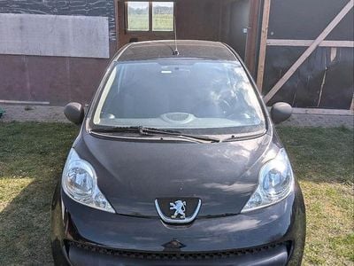 Second-hand Peugeot 107 68 CP (50 kW) 2008 Negru Hatchback