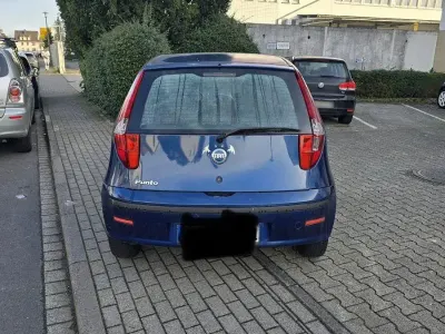 Usata Fiat Punto 60 CV (44 kW) 2004 Blu Utilitaria