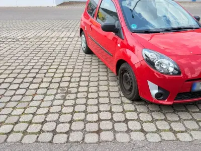 Gebraucht Renault Twingo Authentique 75 PS (55 kW) 2011 Rot Kleinwagen