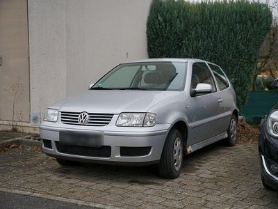 Gebraucht VW Polo 50 PS (36 kW) 2001 Silber Kleinwagen