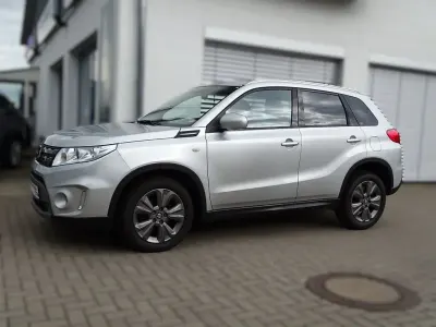 Używany Suzuki Vitara Comfort 120 KM (88 kW) 2017 Srebrny SUV