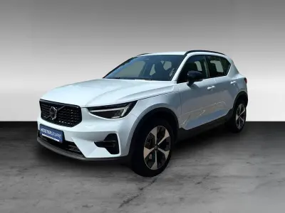 Neu Volvo XC40 Plus 197 PS (144 kW) 2026 Blau SUV