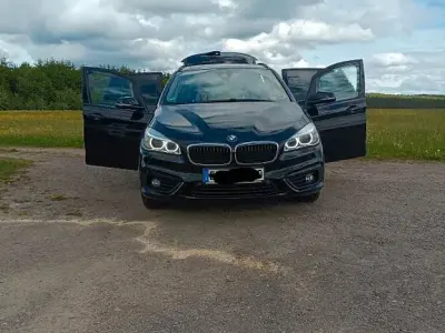 Gebraucht BMW 220 Gran Tourer Sport Line 192 PS (141 kW) 2016 Schwarz Van / Kleinbus