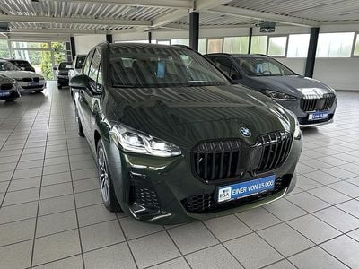 Grün metallic Gebraucht 2024 BMW 218 Active Tourer M Sport Van / Kleinbus | 30.240 € (Fairer Preis)