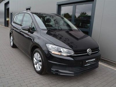 Schwarz Gebraucht 2016 VW Touran Trendline Van / Kleinbus | 13.500 € (Etwas zu teuer)