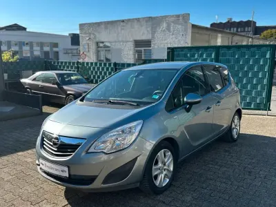 Begagnad Opel Meriva 120 HK (88 kW) 2010 Grå Minibuss