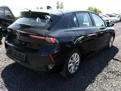 Gebraucht Opel Astra Enjoy 110 PS (80 kW) 2023 Diamond black metallic diamond black metallic Kleinwagen