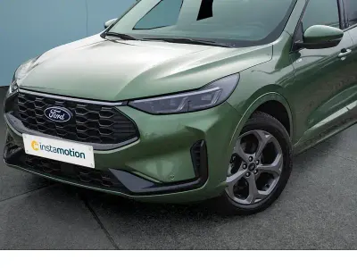 Gebraucht Ford Kuga ST-Line 186 PS (136 kW) 2025 Grün SUV