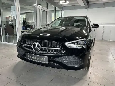Gebraucht Mercedes C300e 204 PS (150 kW) 2023 Unilack schwarz Kombi