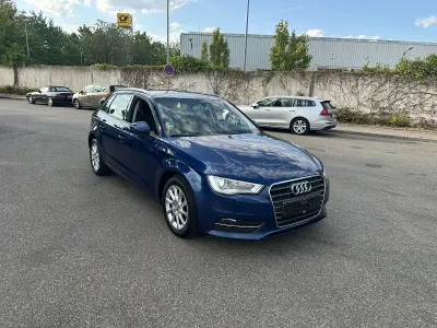 Gebraucht Audi A3 Attraction 110 PS (80 kW) 2015 Blau Limousine
