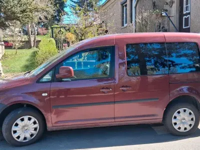Gebraucht VW Caddy Trendline 86 PS (63 kW) 2013 Rot Van / Kleinbus