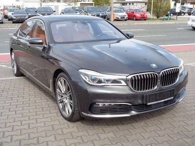 Gebraucht BMW 750L Performance 449 PS (330 kW) 2015 Grau Limousine