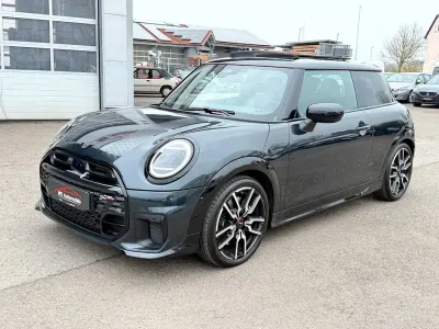 Gebraucht Mini John Cooper Works 204 PS (150 kW) 2024 Schwarz Kleinwagen