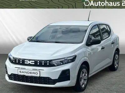 Ny Dacia Sandero Essentiel 101 HK (74 kW) 2026 Hvid Sedan