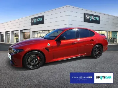 Nouvelle Alfa Romeo Giulia Quadrifoglio 519 ch (381 kW) 2025 Rouge Berline
