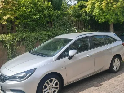 Gebraucht Opel Astra Sport 136 PS (100 kW) 2016 Silber Kombi