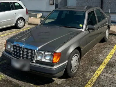 Usata Mercedes E230 132 CV (97 kW) 1992 Grigio Berlina