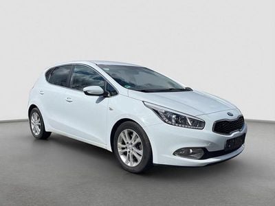 Gebraucht Kia Ceed 128 PS (94 kW) 2014 Weiß Kleinwagen