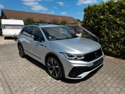 Gebraucht VW Tiguan R-line 200 PS (147 kW) 2024 Silber SUV
