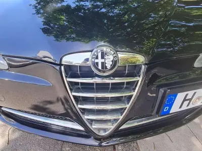 Gebraucht Alfa Romeo 147 105 PS (77 kW) 2009 Schwarz Kleinwagen