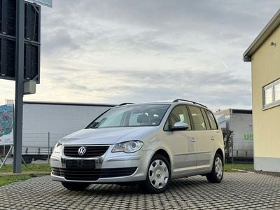 Silber Gebraucht 2009 VW Touran Trendline Van / Kleinbus | 7.499 € (Etwas zu teuer)