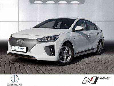 Weiß Gebraucht 2018 Hyundai Ioniq Premium Kleinwagen | 15.490 € (Fairer Preis)