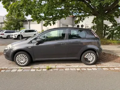Gebraucht Fiat Punto Pop 69 PS (50 kW) 2011 Grau Kleinwagen