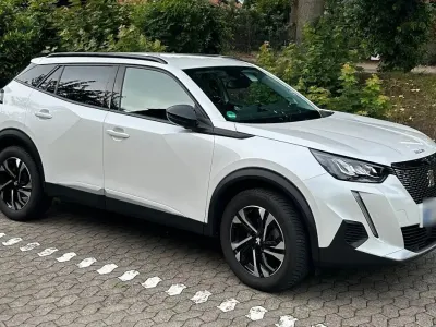 Gebraucht Peugeot 2008 Active 101 PS (74 kW) 2022 Weiß SUV