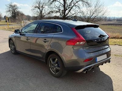 Gebraucht Volvo V40 R-Design 114 PS (83 kW) 2013 Grau Limousine