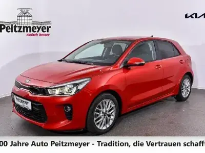 Gebraucht Kia Rio DREAM-TEAM Edition 101 PS (74 kW) 2019 Rot Limousine