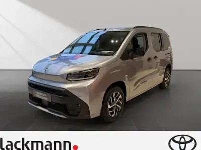 Neu Toyota Proace Verso City 100 kW (136 PS) 2026 Silber Kombi