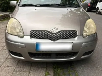 Gebraucht Toyota Yaris 87 PS (63 kW) 2003 Grau Kleinwagen