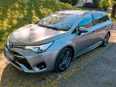 Gebraucht Toyota Avensis T2 147 PS (108 kW) 2017 Grau Kombi