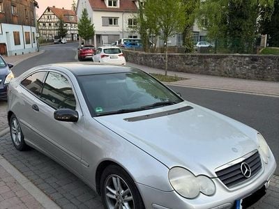 Second-hand Mercedes C180 143 CP (105 kW) 2003 Argintiu Coupe