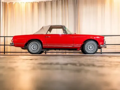Gebraucht Mercedes 230 150 PS (110 kW) 1963 Rot Cabrio