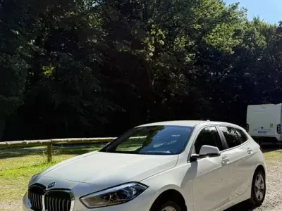 Gebraucht BMW 118 Advantage 136 PS (100 kW) 2021 Weiß Limousine