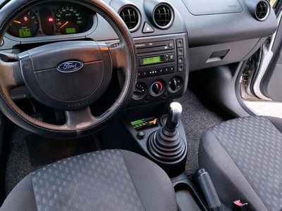 gebraucht Ford Fiesta 1,4 Benzin 80 ps