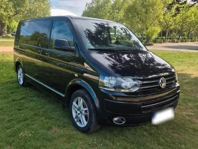 Gebraucht VW Multivan 179 PS (131 kW) 2011 Schwarz Van / Kleinbus