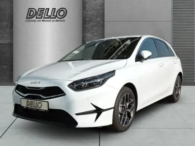 Neu Kia Ceed Style 140 PS (102 kW) 2025 Weiß Kleinwagen