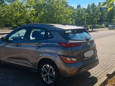 Gebraucht Hyundai Kona 100 kW (136 PS) 2021 Grau SUV