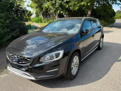 Gebraucht Volvo V60 CC 220 PS (161 kW) 2016 Schwarz Kombi
