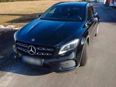 Gebraucht Mercedes GLA180 AMG line 122 PS (89 kW) 2019 Schwarz SUV