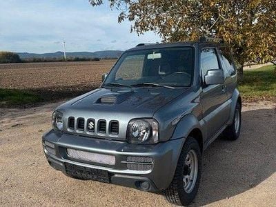Grau Gebraucht 2009 Suzuki Jimny Style SUV | 14.900 € (Teuer)