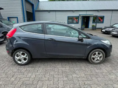 Gebraucht Ford Fiesta Titanium 90 PS (66 kW) 2009 Royalgrau met. Kleinwagen