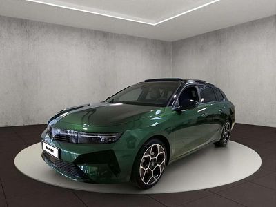 Neu Opel Astra Ultimate 136 PS (100 kW) 2026 Klover grün (metallic) Kombi